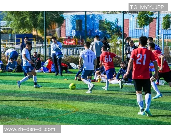 公司足球赛激情四溢团队协作展现企业文化凝聚力与竞争精神的完美结合 公司足球赛激情四溢团队协作展现企业文化凝聚力与竞争精神的完美结合